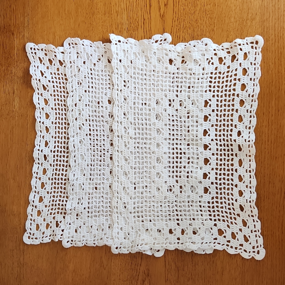 Hand Crotchet Dresser Scarves / Doilies Vintage Lot of 3